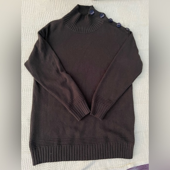 Anthropologie Sweaters - Anthropologie Women’s Small (Oversized) Green Sweater with Button Embellishment